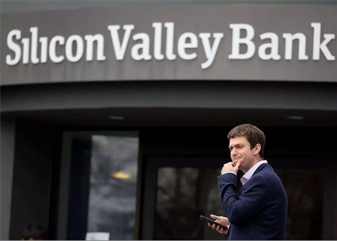 خبير: موجة الإفلاس ستطيح بالمزيد من البنوك الأمريكية