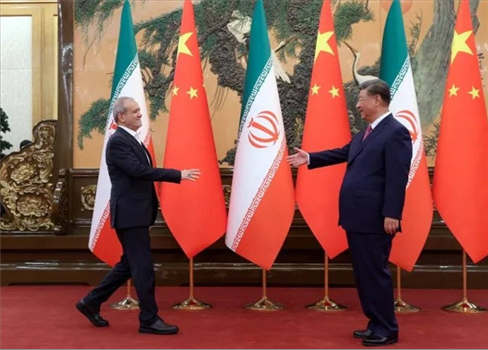 الشراكة الصينية الإيرانية.. نفوذٌ محدود ومصالح غير متكافئة