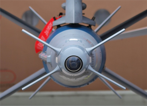 صحيفة: الجيش الصهيوني يضرب أحياء غزة بقنابل تدميرية