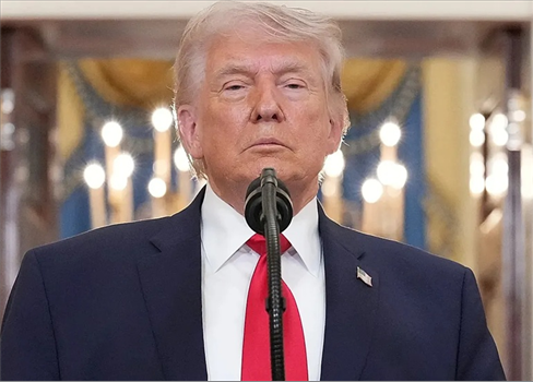 ترمب يدرس تعديلاً وزارياً واسعاً وسط تراجع شعبيته