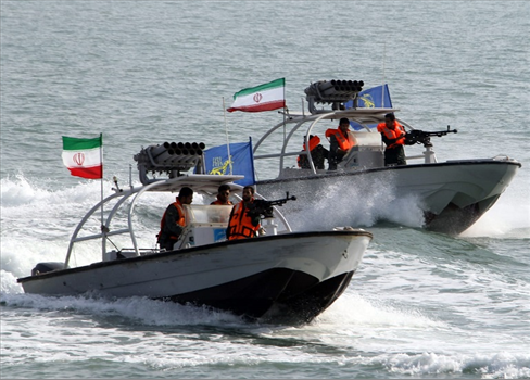 واشنطن تخطط لنشر 100 زورق في بحر العرب