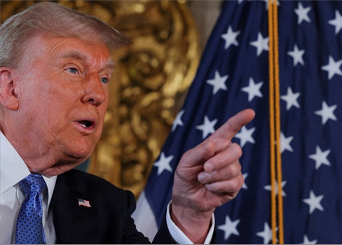 المحكمة العليا تتدخل.. الاقتصاد الأمريكي على حافة 