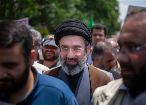 مجلس خبراء القيادة في إيران يتفق على تعيين مجتبى خامنئي مرشداً جديداً