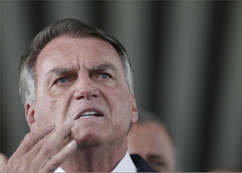 البيت الأبيض يهدد بإستخدام القوة ضد البرازيل لإنقاذ بولسونارو من المحاكمة