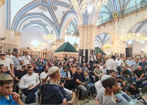 المسجد الإبراهيمي يتعرض لهجوم جديد من عصابات المستوطنين