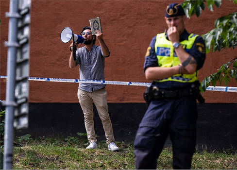 حرق القرآن.. خطاب سياسي جديد تستخدمه السويد لاستعداء العالم الإسلامي