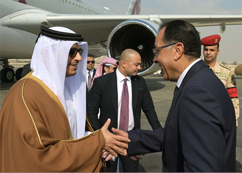 رئيس الوزراء القطري يزور القاهرة للقاء قادة حماس