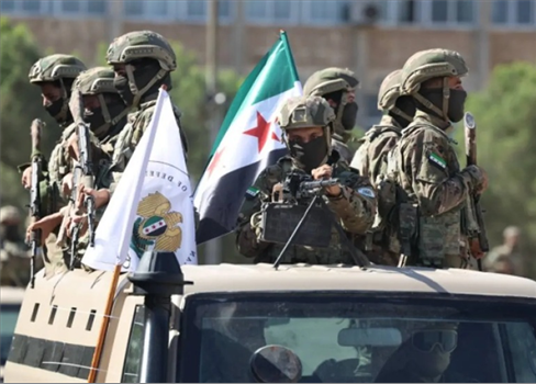 اشتباكات عنيفة بين الجيش السوري والمليشيات الكردية في ريف الرقة