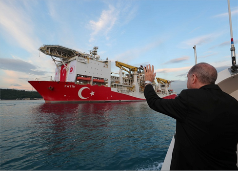 تركيا تدشن استخراج الغاز من البحر الأسود