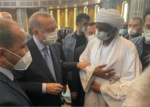 أردوغان يعرض الوساطة على البرهان ودقلو