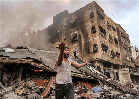 عشرات الشهداء ومئات الجرحى في قصف صهيوني كثيف على غزة