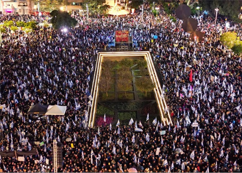 الدولة العبرية تقترب من الحرب الأهلية ونتنياهو قد يتراجع عن التعديلات القضائية