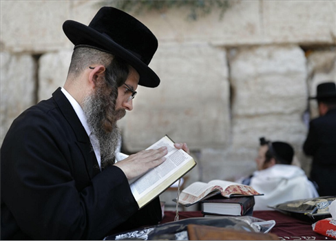 نتنياهو يعزز قوة المتدينين في الدولة العبرية