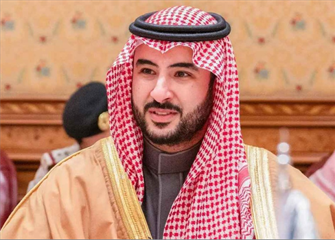 وزير الدفاع السعودي يبحث مع رئيس الأركان الإيراني التعاون الدفاعي بين البلدين