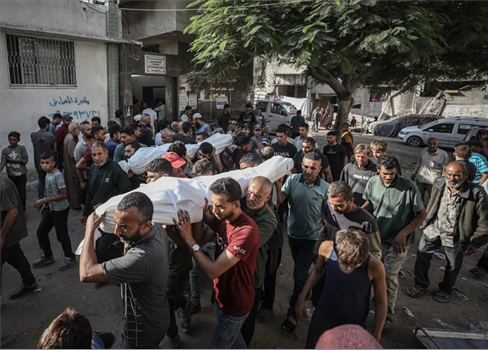 شهيدان ومصابون بقصف للجيش الصهيوني وسط قطاع غزة  