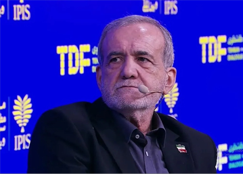 الرئيس الإيراني يدعو للاستماع إلى المطالب المشروعة للمتظاهرين