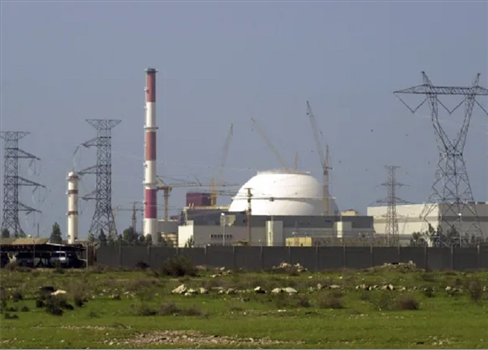 الترويكا الأوروبية تعيد تفعيل العقوبات على إيران بسبب النووي