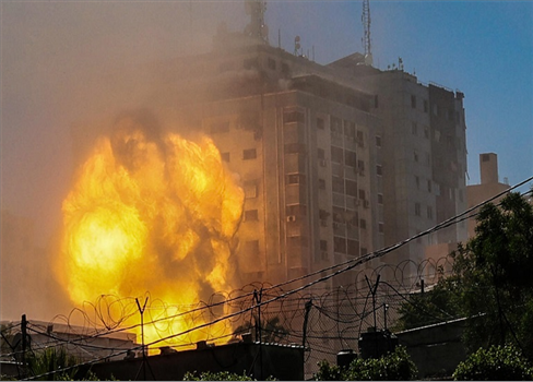 مرحلة جديدة من الإبادة.. إسرائيل تقصف الأبراج السكنية في غزة