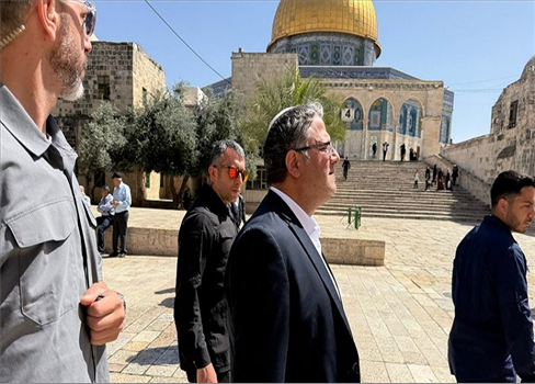 بن غفير يقتحم المسجد الأقصى وسط استمرار إغلاقه أمام المسلمين