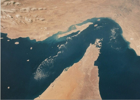 ترامب: سنبقي مضيق هرمز مفتوحاً بأية طريقة ودول عدة ستشارك في ذلك