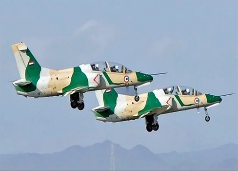 السودان .. طيران الجيش يقصف مواقع تمركز 