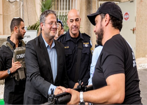 دولة الاحتلال تصدر أكثر من 31 ألف رخصة سلاح للمستوطنين منذ 7 أكتوبر