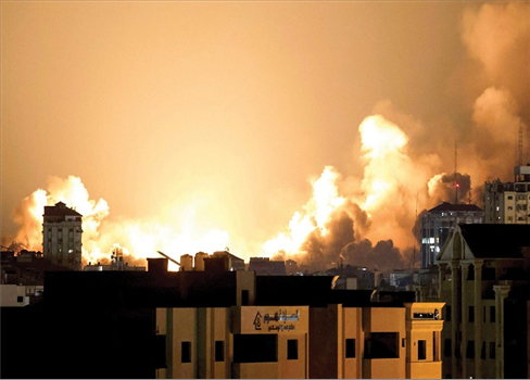 غزة تحترق .. عدد قياسي من الشهداء بغارات عنيفة وأحزمة نارية