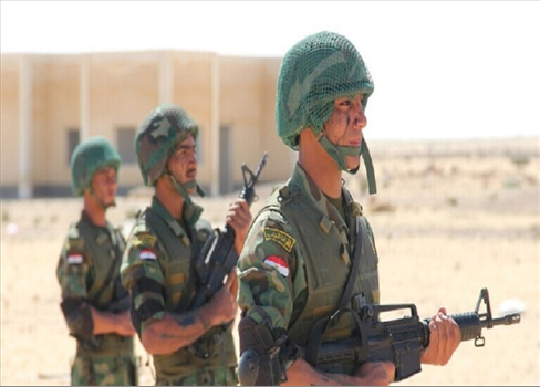 الدفعة الأولى من الجنود المصريين المحتجزين في السودان تصل إلى القاهرة