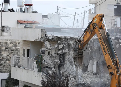 الاحتلال يوسع عمليات الهدم والتهجير في القدس