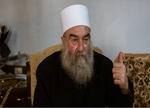 الهجري يطالب العالم بالوقوف معه لإعلان السويداء إقليما منفصلا عن سوريا