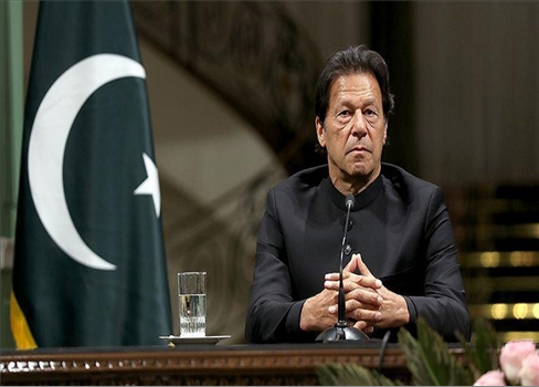 عمران خان يطرح خطة إنقاذ لباكستان أمام الآلاف من أنصاره